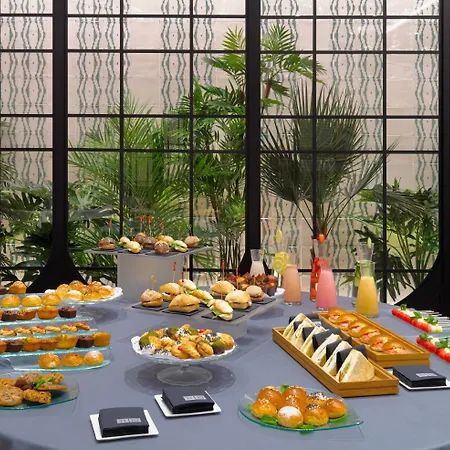 Hotel H10 Marina