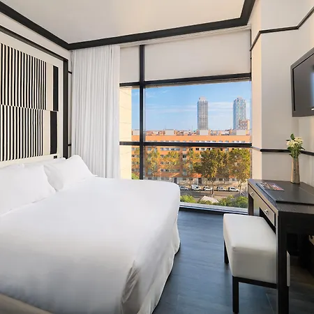 H10 Marina Otel 4*